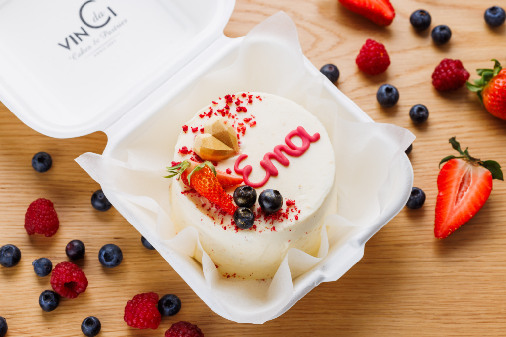 Kohupiima ja marjadega bento tort 600g (Tartu)
